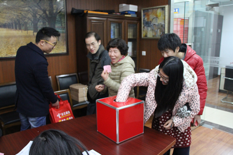 云蘭裝潢2015年首場團(tuán)購會火爆異常